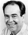 Roberto Guajardo (Dr. Frank Gibbs)