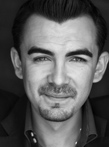 Julian Martinez (Vernon Tull)