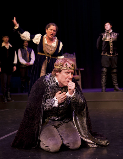 Kathryn Kellner as Paulina and Joseph McGrath as Leontes