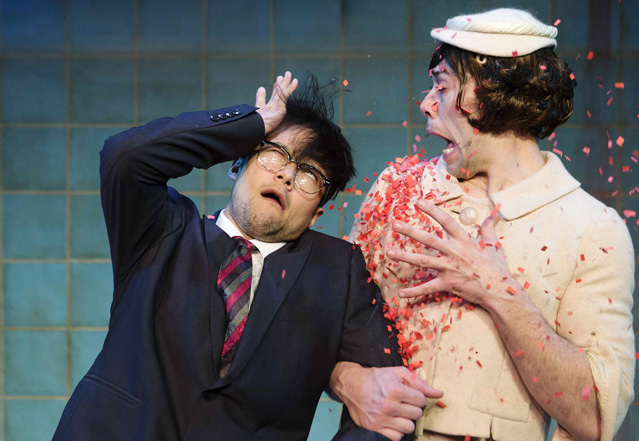 Eric Du as Burns and Matt Bowdren as Quinn
